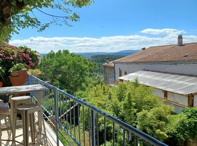 Hébergement de vacances L'evestephtom Chassiers